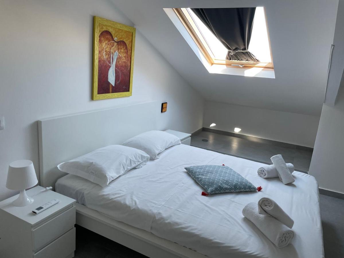 Sky View House * Naples